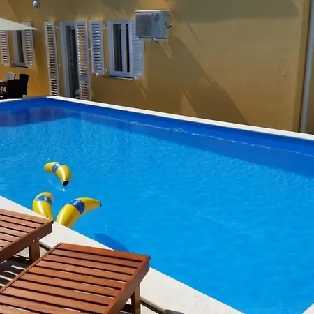 Nette In Mit Eigenem Balkon Apartman Baška