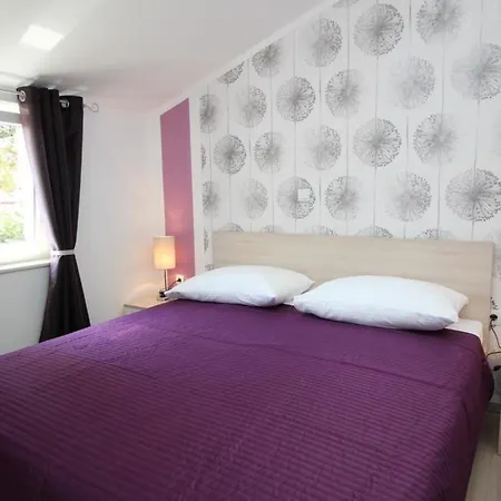 Nette In Mit Eigenem Balkon Apartman Baška